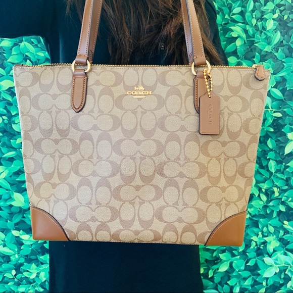 COACH (F29208) SIGNATURE COATED CANVAS ZIP TOP - Picture 2 of 8